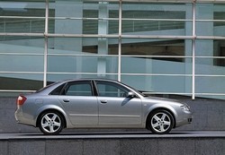Фотография Audi A4 (8E2, B6)